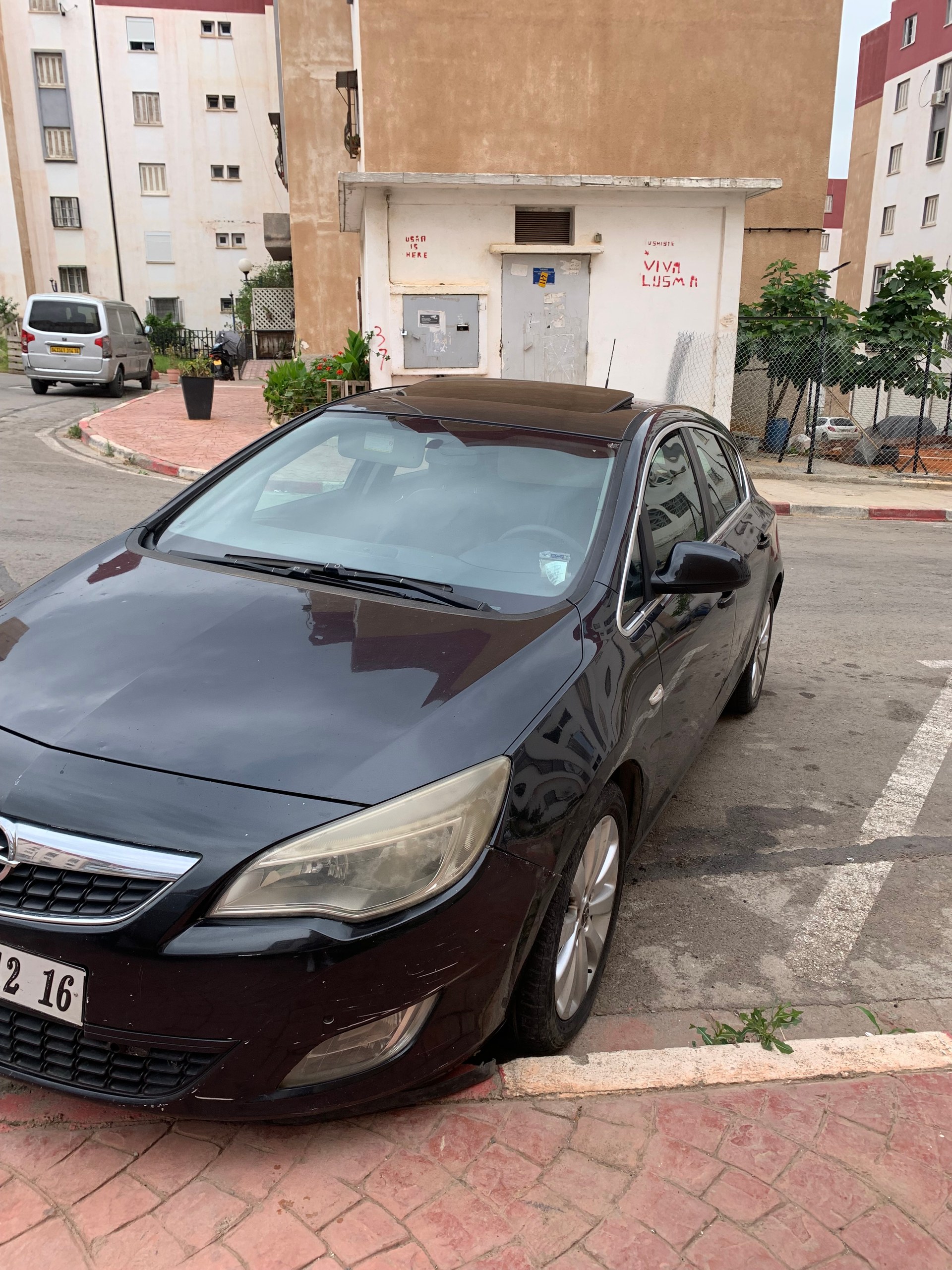 Opel Astra 2012 – photo 1