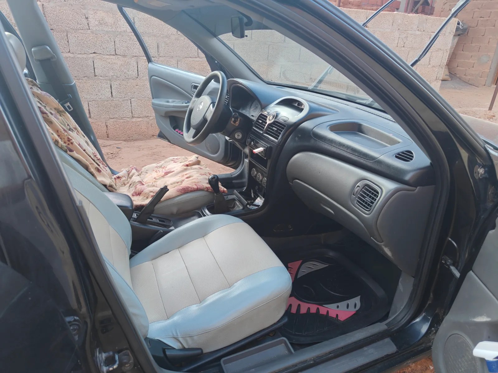 Nissan Sunny 2012 – photo 1