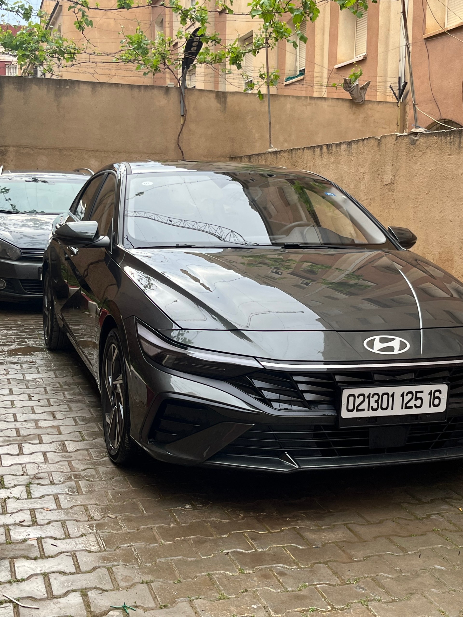 Hyundai Elantra luxury 2025 – photo 1