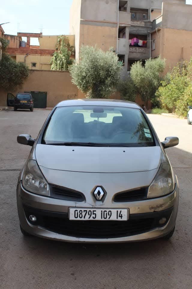 Renault Clio 3 2009 – photo 1