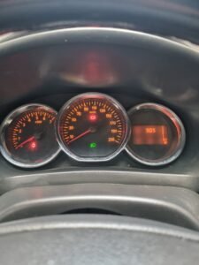 بيع سيارة لوجان بسعر معقول