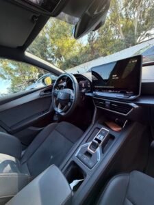 Cupra Leon 2025 etsi