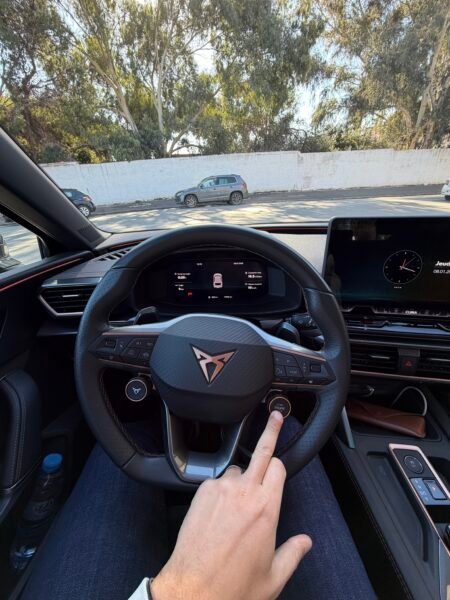 Cupra Leon 2025 etsi