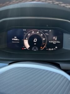 Cupra Leon 2025 etsi