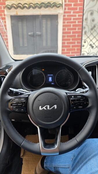 KIA KX1 AVEC TOIT